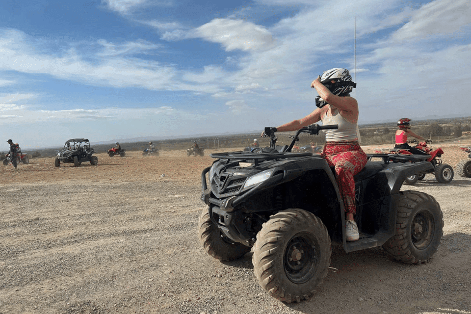 Quad et Diner Spectacle au desert d’Agafay: Privée